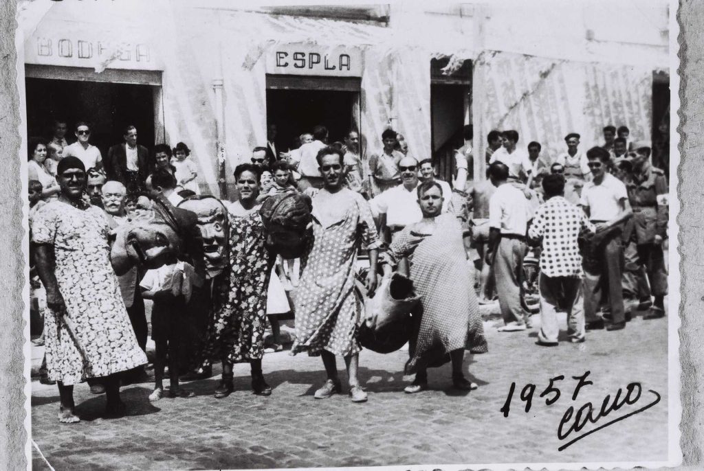 NANOS I GEGANTS 1957 FOTO CANO